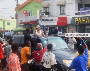 Kuami Eugene and Rotimi splash cash on The Streets Of Accra.